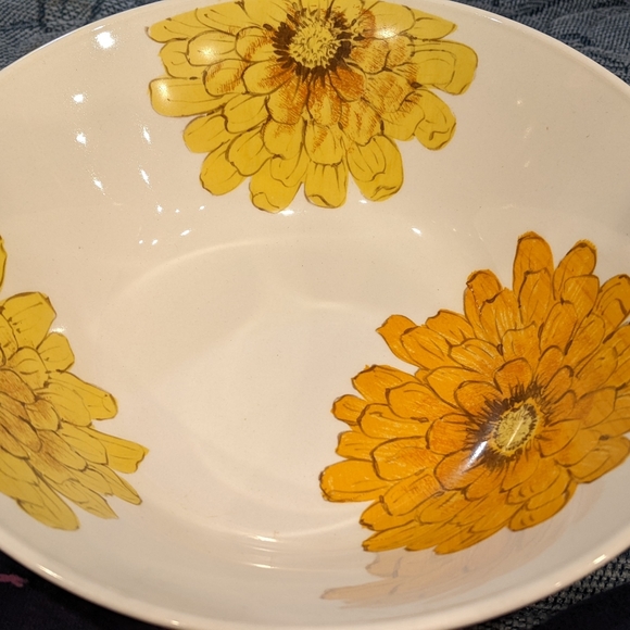 Johnson Brothers Australia orange Chrysanthemum serving bowl. Vintage - Picture 2 of 4